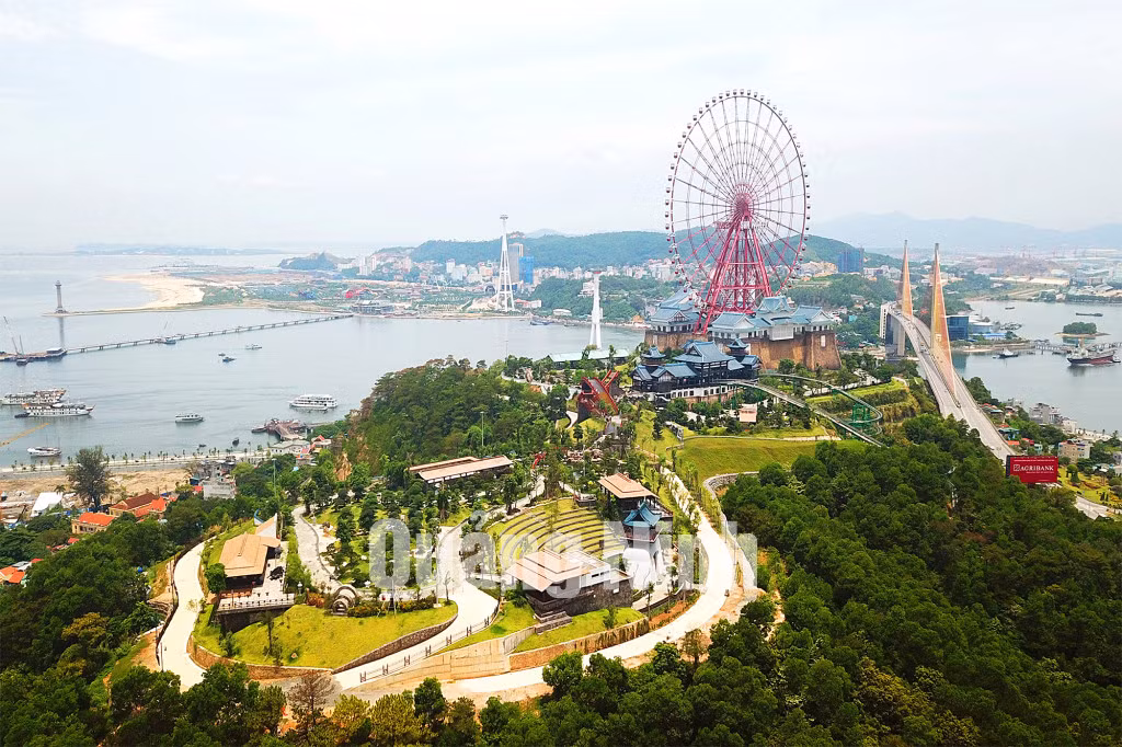 Tổ hợp giải trí cao cấp Sun World Halong Complex (7-2018). Ảnh: Đỗ Phương