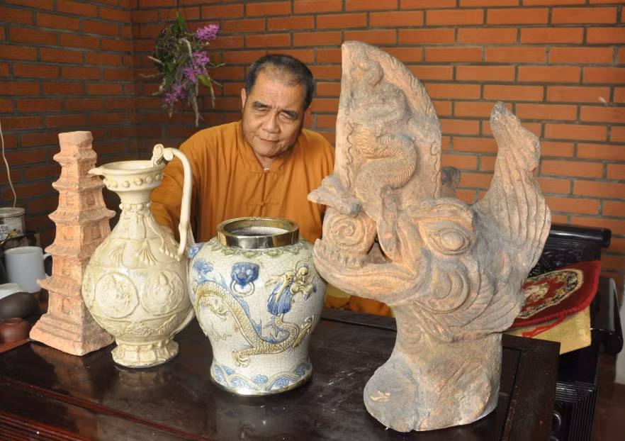 Đầu rồng thời Trần trang trí trên mái chùa Quỳnh Lâm xưa, được Hoà thượng Thích Đạo Quang, trụ trì chùa hiện nay lưu giữ.