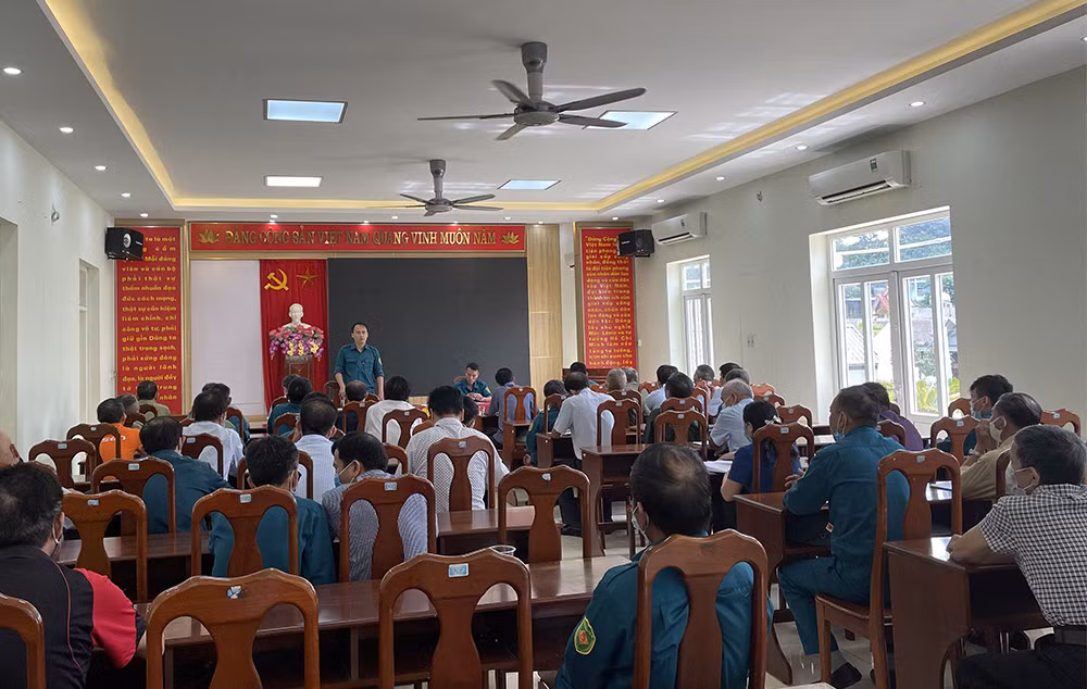 Phường Mông Dương (TP Cẩm Phả) triển khai kế hoạch PCTT&amp;TKCN tới các khu phố.