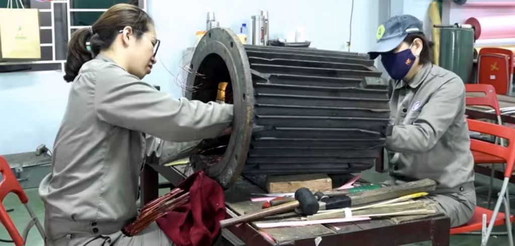 Sản xuất tại Công ty CP Cơ điện Tiến Đạt, một trong những cơ sở đang hoạt động tại CCN Cẩm Thịnh.