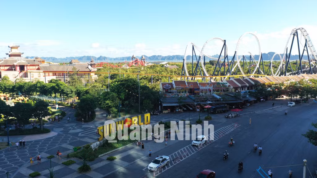 Cổng Công viên Đại Dương (8-2020). Ảnh: Đỗ Phương
