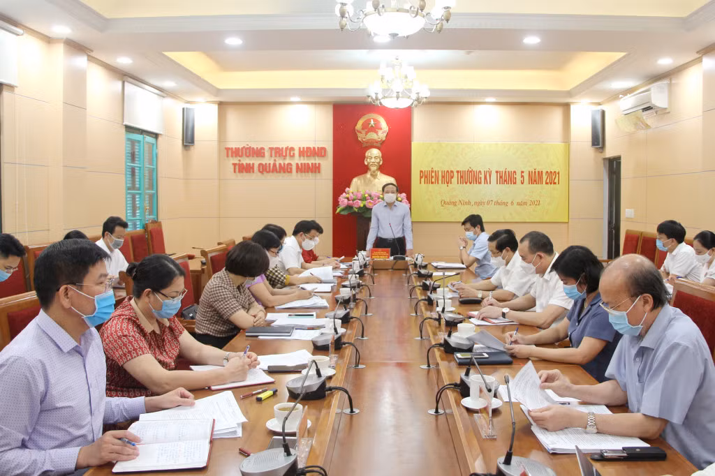 Đồng chí Nguyễn Xuân Ký, Ủy viên BCH Trung ương Đảng, Bí thư Tỉnh ủy, Chủ tịch HĐND tỉnh, kết luận phiên họp.