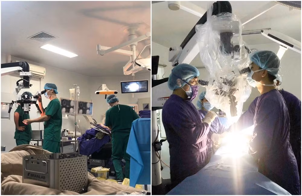 Các bác sĩ Bệnh viện Đa khoa tỉnh Quảng Ninh thực hiện vi phẫu u não đường giữa với sự hỗ trợ của các thiết bị, máy móc hiện đại.