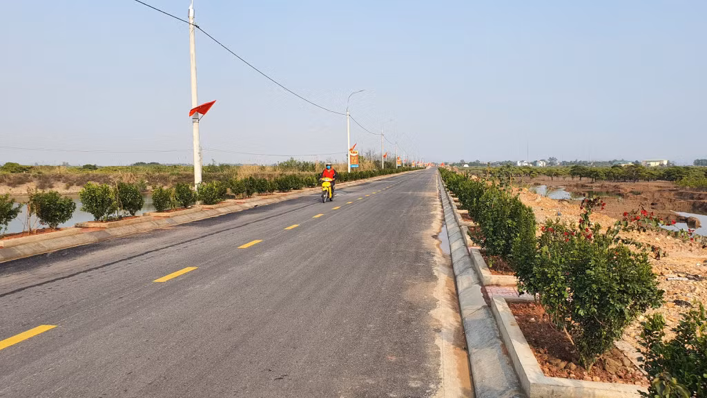 Tuyến đường nối QL18A với xã Đồng Rui vừa hoàn thành, tạo thuận lợi thu hút đầu tư.