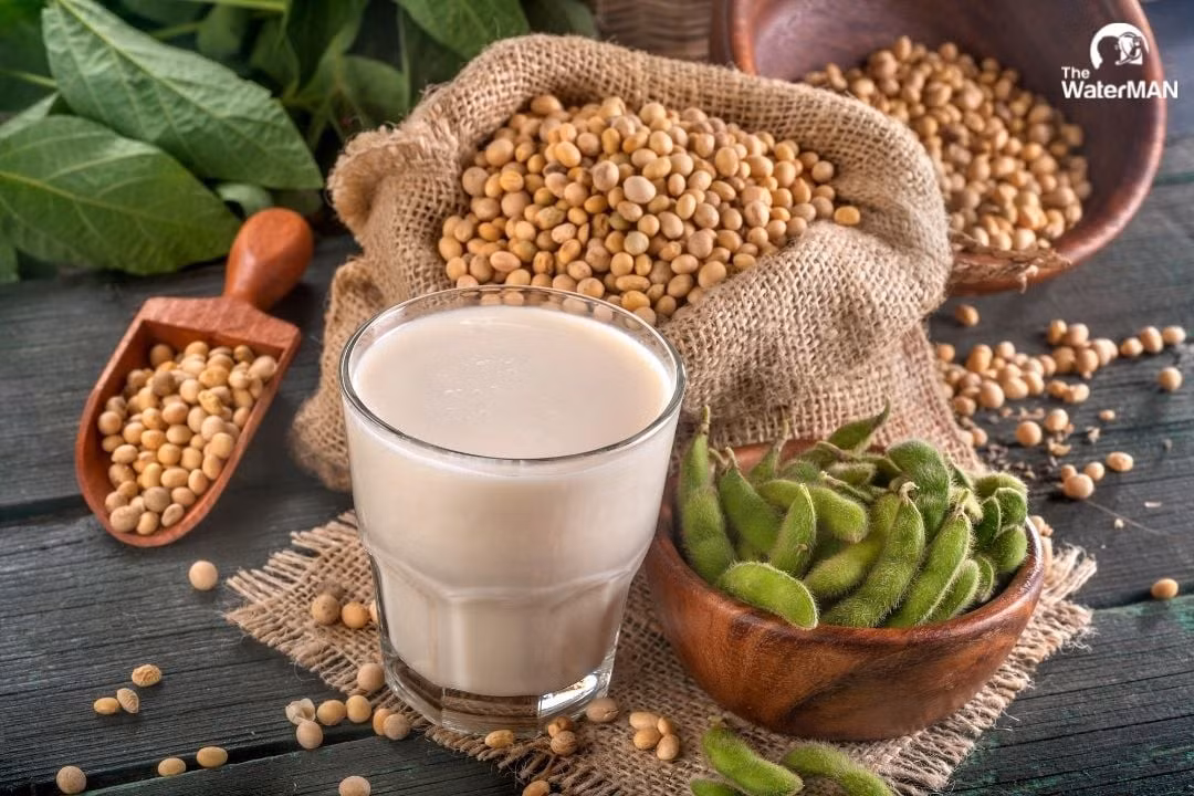 Tăng cường chất xơ, ngũ cốc còn vỏ, ăn nhiều rau để kiểm soát cholesterol máu.