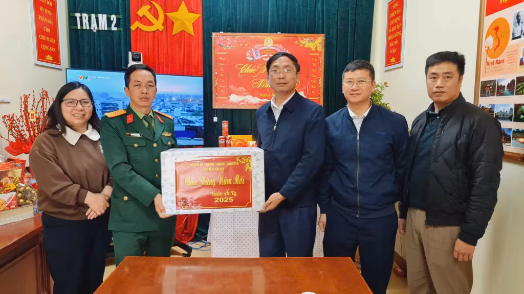 Lãnh đạo huyện Hải Hà