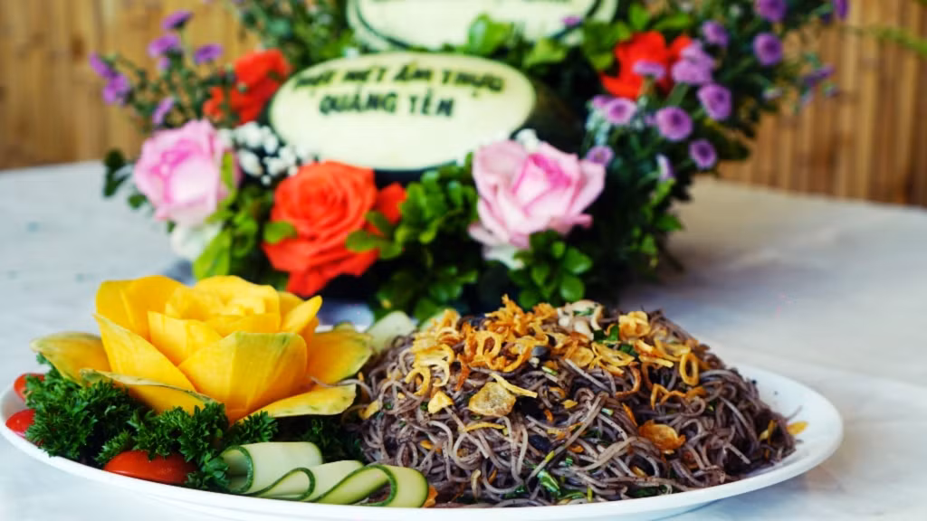 Bún xào ngán - mon ngon không thể bỏ lỡ khi khám phá ẩm thực Quảng Yên.