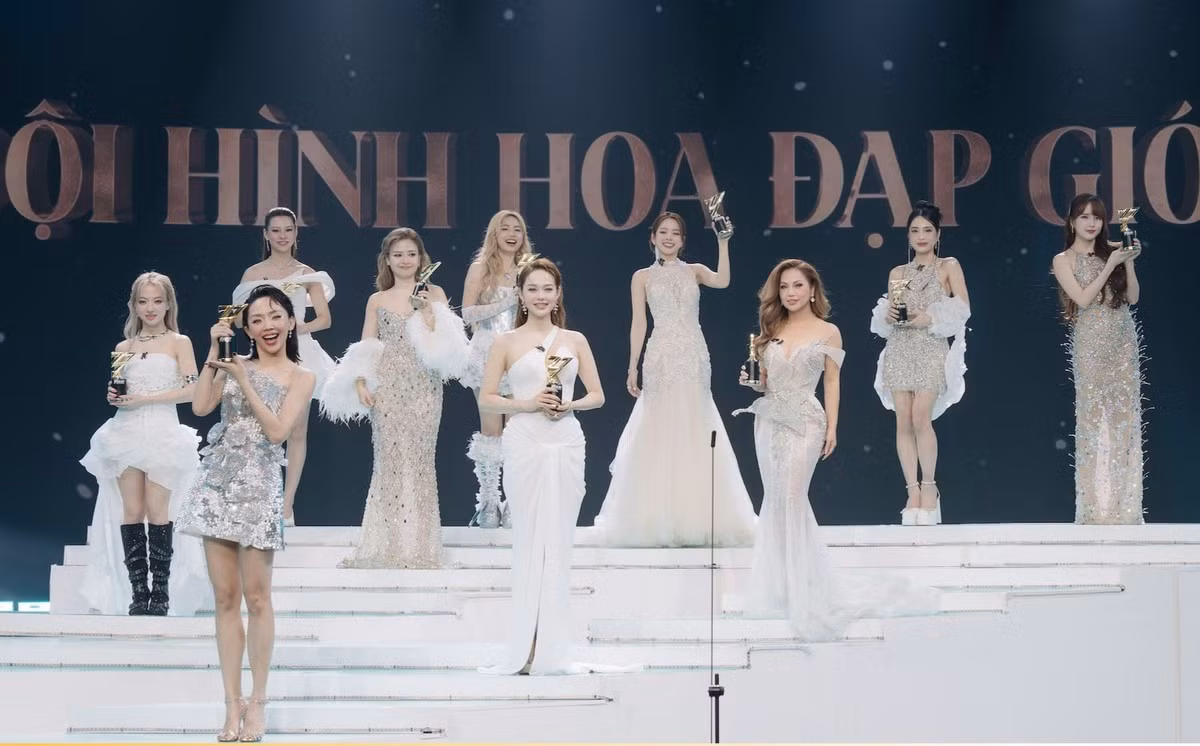 10 thành viên đội hình Hoa đạp gió.