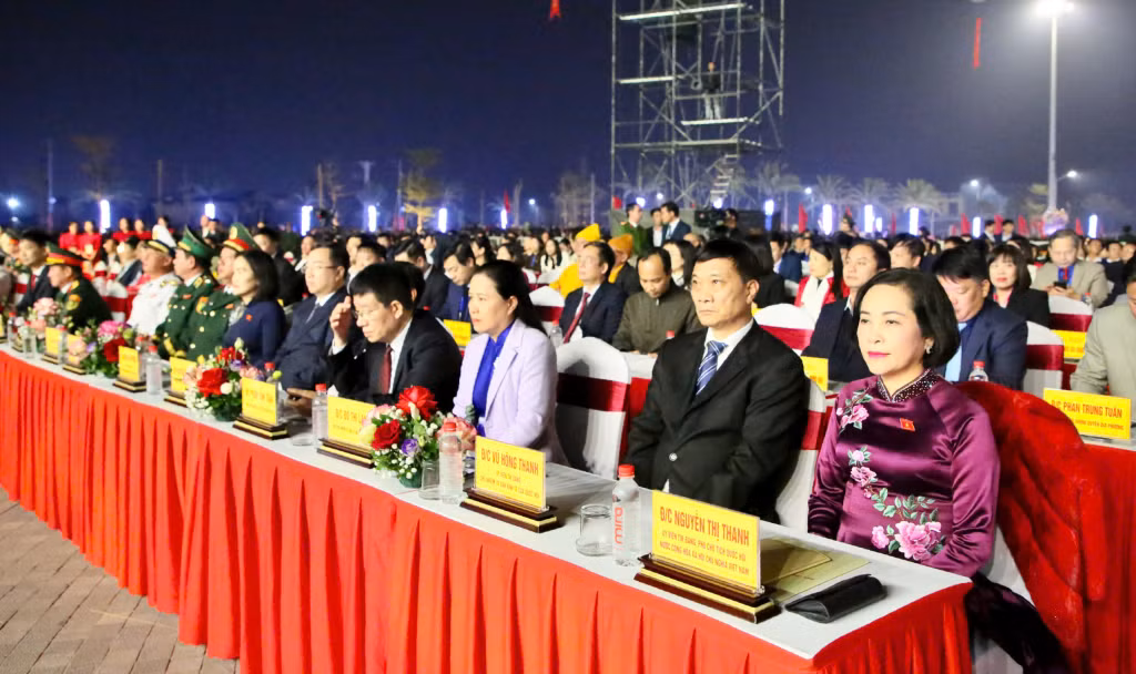 Các đại biểu Trung ương tham dự hội nghị.