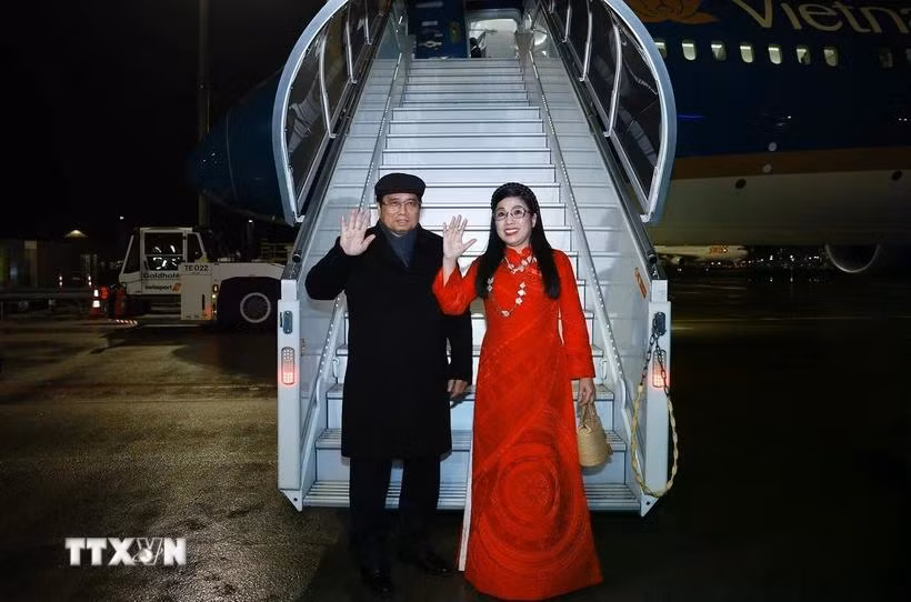Thủ tướng Phạm Minh Chính và Phu nhân kết thúc chuyến tham dự Hội nghị thường niên lần thứ 55 WEF tại Davos, Thụy Sĩ. (Ảnh: Dương Giang/TTXVN)