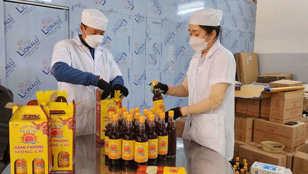 Công ty TNHH Sản xuất thương mại Dáng Phương (TP Móng Cái) chuẩn bị nguồn hàng phục vụ Tết Nguyên đán Ất Tỵ 2025.