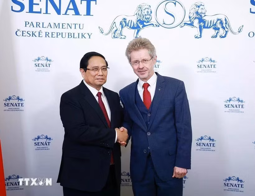 Thủ tướng Phạm Minh Chính hội kiến Chủ tịch Thượng viện Séc Milos Vystrcil. (Ảnh: Dương Giang/TTXVN)