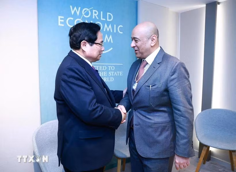 Thủ tướng Phạm Minh Chính gặp Tổng Thư ký Hội đồng Hợp tác vùng Vịnh (GCC) Jasem Al Budaiwi. (Ảnh: Dương Giang/TTXVN)