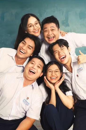 Dàn sao phim “Kính vạn hoa” bản điện ảnh. Ảnh: Đoàn phim