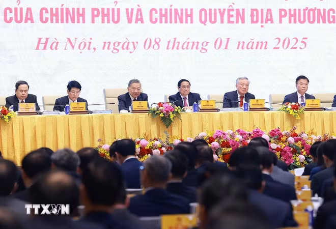 Tổng Bí thư Tô Lâm, Chủ tịch nước Lương Cường, Thủ tướng Phạm Minh Chính, Chủ tịch Quốc hội Trần Thanh Mẫn dự và chủ trì hội nghị. (Ảnh: Dương Giang/TTXVN)