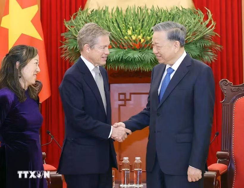 Tổng Bí thư Tô Lâm tiếp ông Nicolas Berggruen, nhà sáng lập, Chủ tịch Công ty đầu tư Berggruen Holdings và Viện Berggruen. (Ảnh: Thống Nhất/TTXVN)