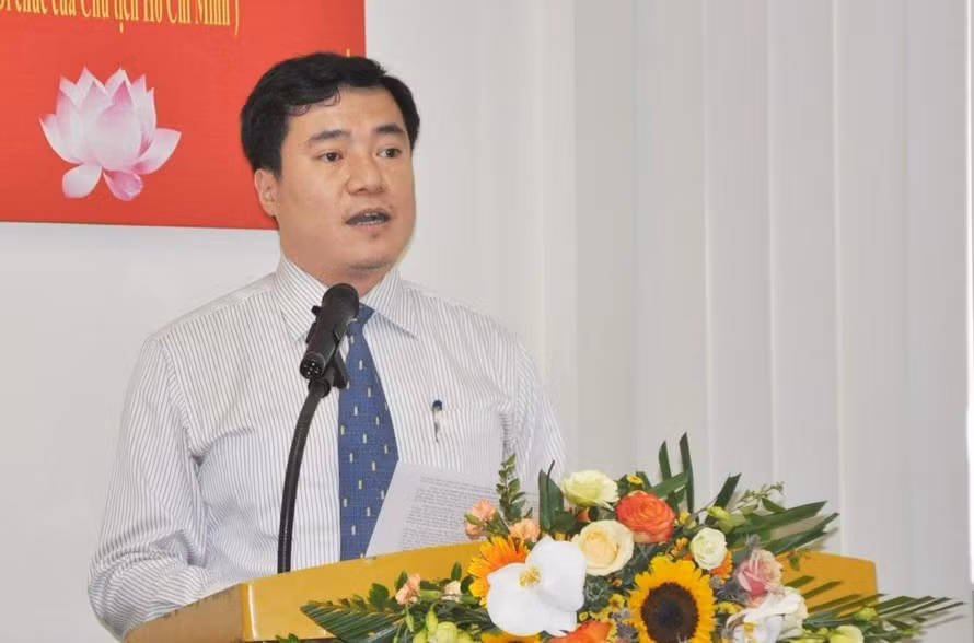 Ông Nguyễn Sinh Nhật Tân Ông Nguyễn Sinh Nhật Tân