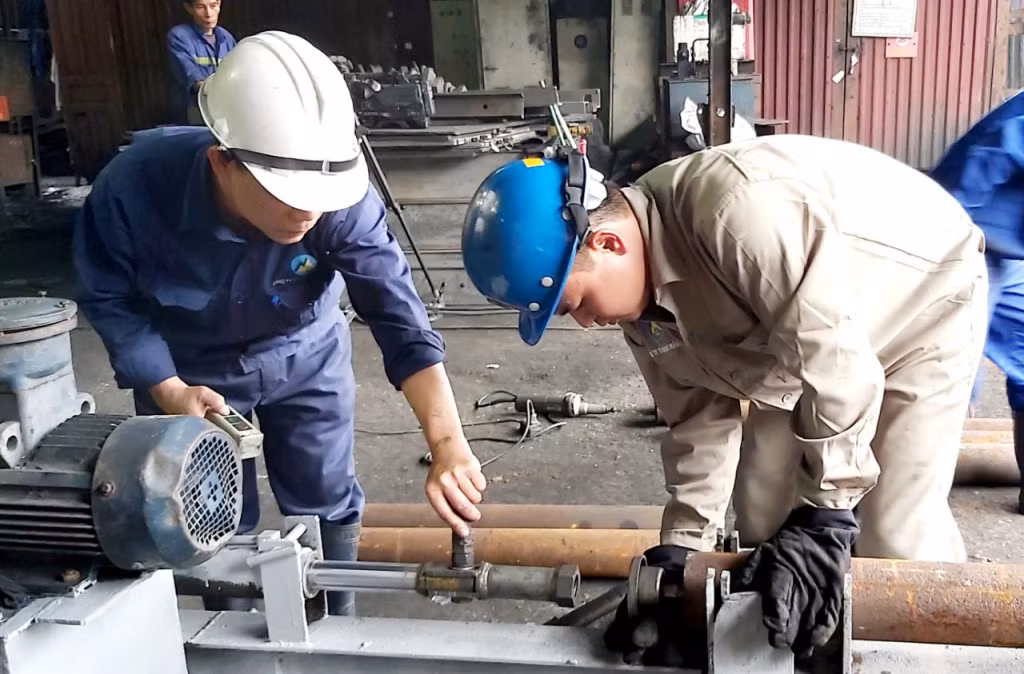 Thợ mỏ than Nam Mẫu luôn có nhiều sáng kiến để sáng tạo, cải tiến ra các thiết bị máy móc sản xuất đáp ứng yêu cầu.