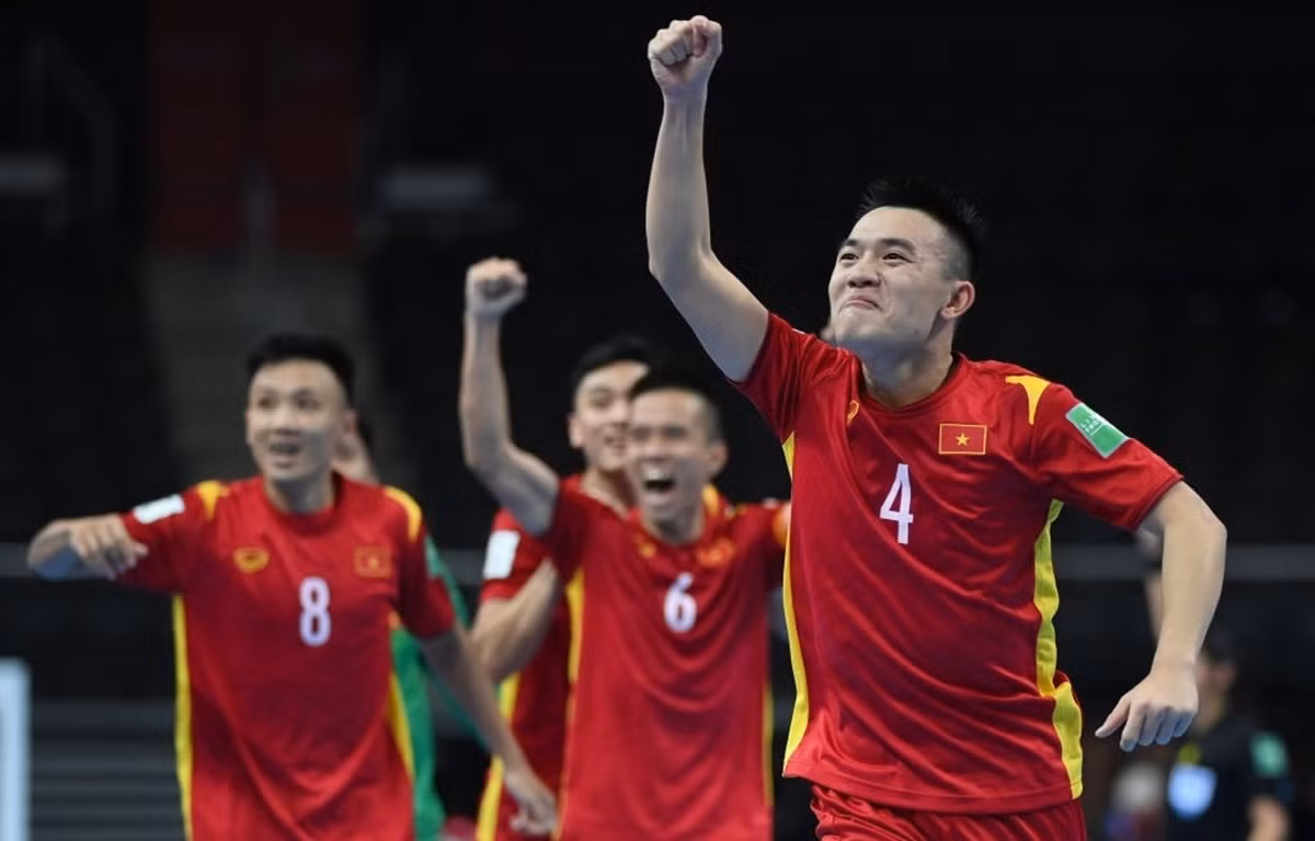 Đội tuyển futsal Việt Nam lần thứ hai vào vòng 1/8 FIFA Futsal World Cup. (Ảnh: Getty Images)