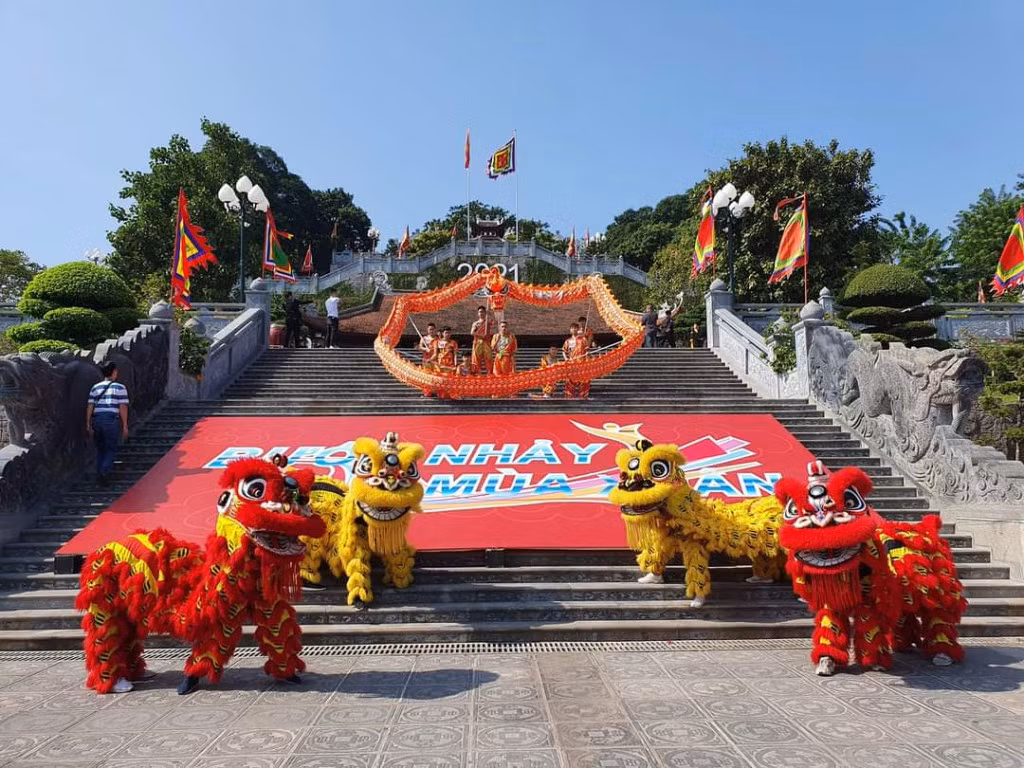 CLB Thành Linh đường tham gia vào chương trình truyền hình "Bước nhảy mùa xuân" do VTV sản xuất nhân dịp Tết Nguyên đán Tân Sửu 2021.