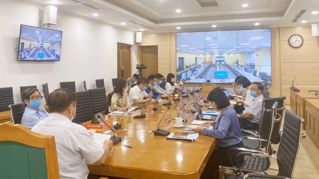 Liên hiệp các Hội Khoa học và Kỹ thuật tỉnh tổ chức Hội thảo trực tuyến tư vấn, phản biện đề án Chuyển đổi số toàn diện tỉnh Quảng Ninh giai đoạn 2021-2025, định hướng đến năm 2030 (tháng 6/2021).