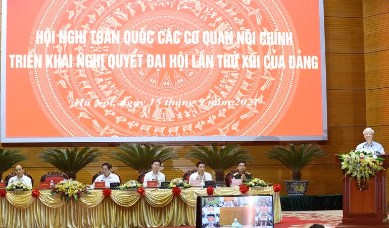 Các đồng chí Lãnh đạo Đảng và Nhà nước chủ trì Hội nghị. Ảnh: VGP/Lê Sơn. Các đồng chí Lãnh đạo Đảng và Nhà nước chủ trì Hội nghị. Ảnh: VGP/Lê Sơn.