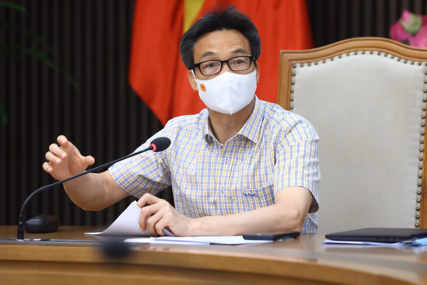 Phó Thủ tướng Vũ Đức Đam yêu cầu Bộ GD&ĐT làm việc trực tiếp với các đài truyền hình, kênh truyền hình của Trung ương để rà soát lại độ bao phủ, khả năng dành thời lượng phát sóng các bài giảng truyền hình. Ảnh: VGP/Đình Nam