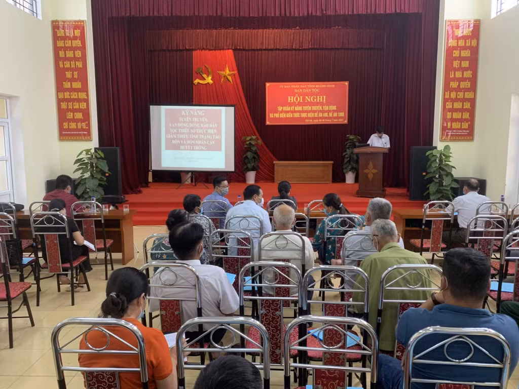 Ban Dân tộc tỉnh tổ chức hội nghị tuyên truyền về phòng, chống tảo hôn và hôn nhân cận huyết tại huyện Hải Hà, tháng 7/2021.