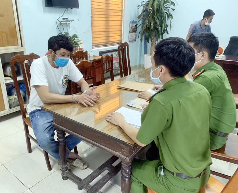 Đối tượng Trần Thành Chung tại cơ quan Công an.