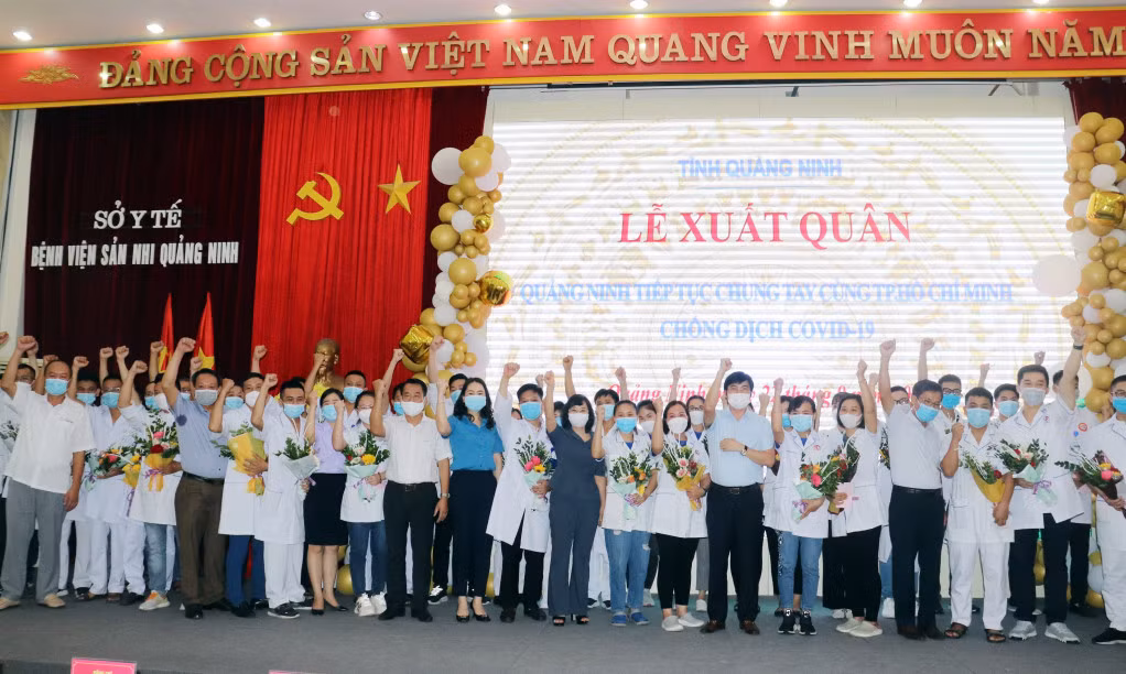 Lần xuất quân đợt 7, Quảng Ninh cử đoàn 70 cán bộ, nhân viên y tế tham gia chống dịch Covid-19 tại TP Hồ Chí Minh. Ảnh: Trúc Linh