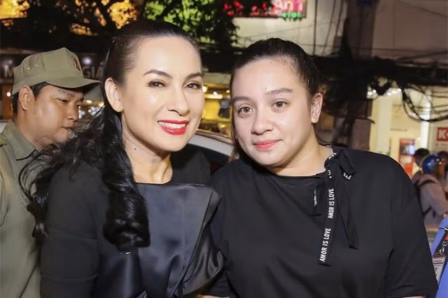 Viet Huong nhan uy quyen cua con gai Phi Nhung anh 1