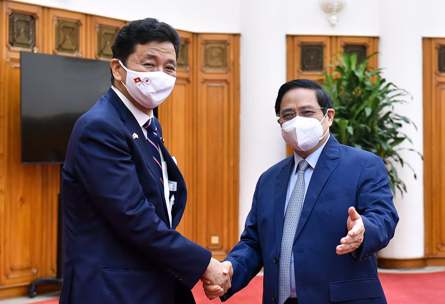 Thủ tướng Phạm Minh Chính hoan nghênh ngài Kishi Nobuo chọn Việt Nam là quốc gia tới thăm đầu tiên trên cương vị Bộ trưởng Quốc phòng Nhật Bản. Ảnh VGP/Nhật Bắc Thủ tướng Phạm Minh Chính hoan nghênh ngài Kishi Nobuo chọn Việt Nam là quốc gia tới thăm đầu tiên trên cương vị Bộ trưởng Quốc phòng Nhật Bản. Ảnh VGP/Nhật Bắc