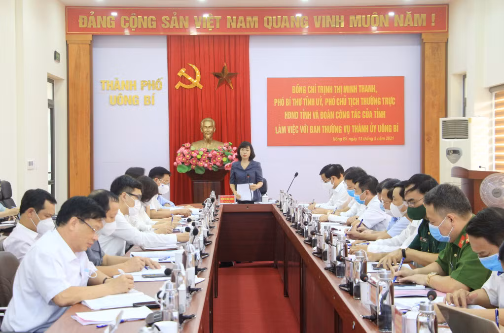 Đồng chí Trịnh Thị Minh Thanh, Phó Bí thư Tỉnh ủy, Phó Chủ tịch Thường trực HĐND tỉnh, phát biểu kết luận buổi làm việc.