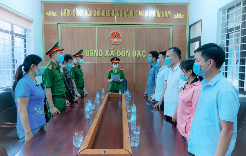 Cơ quan CSĐT Công an huyện Ba Chẽ thi hành lệnh bắt khẩn cấp đối với C.S.V.