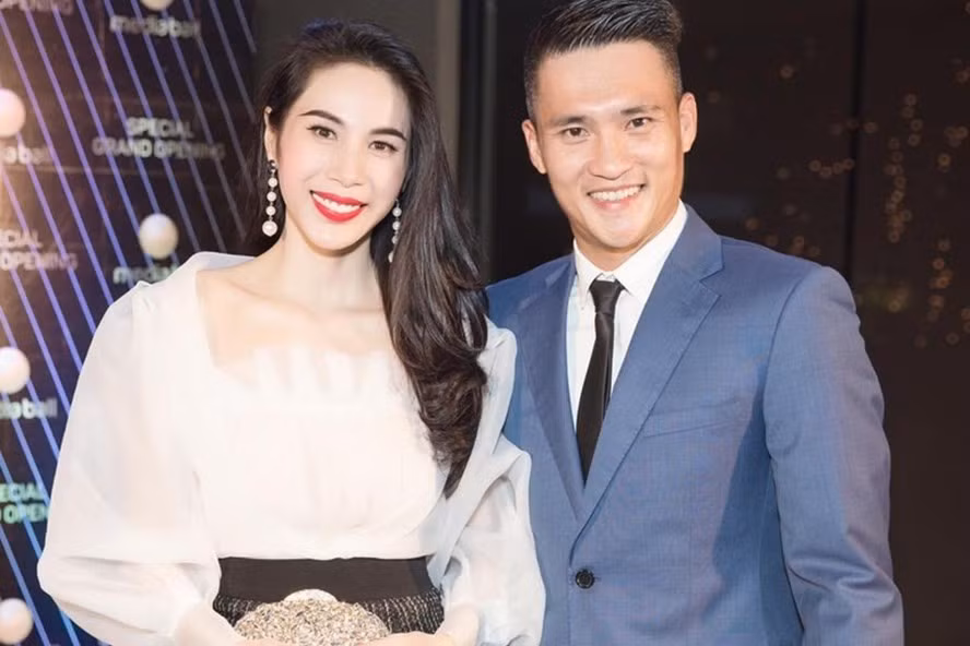 Vợ chồng Thủy Tiên - Công Vinh. Ảnh: NSCC.
