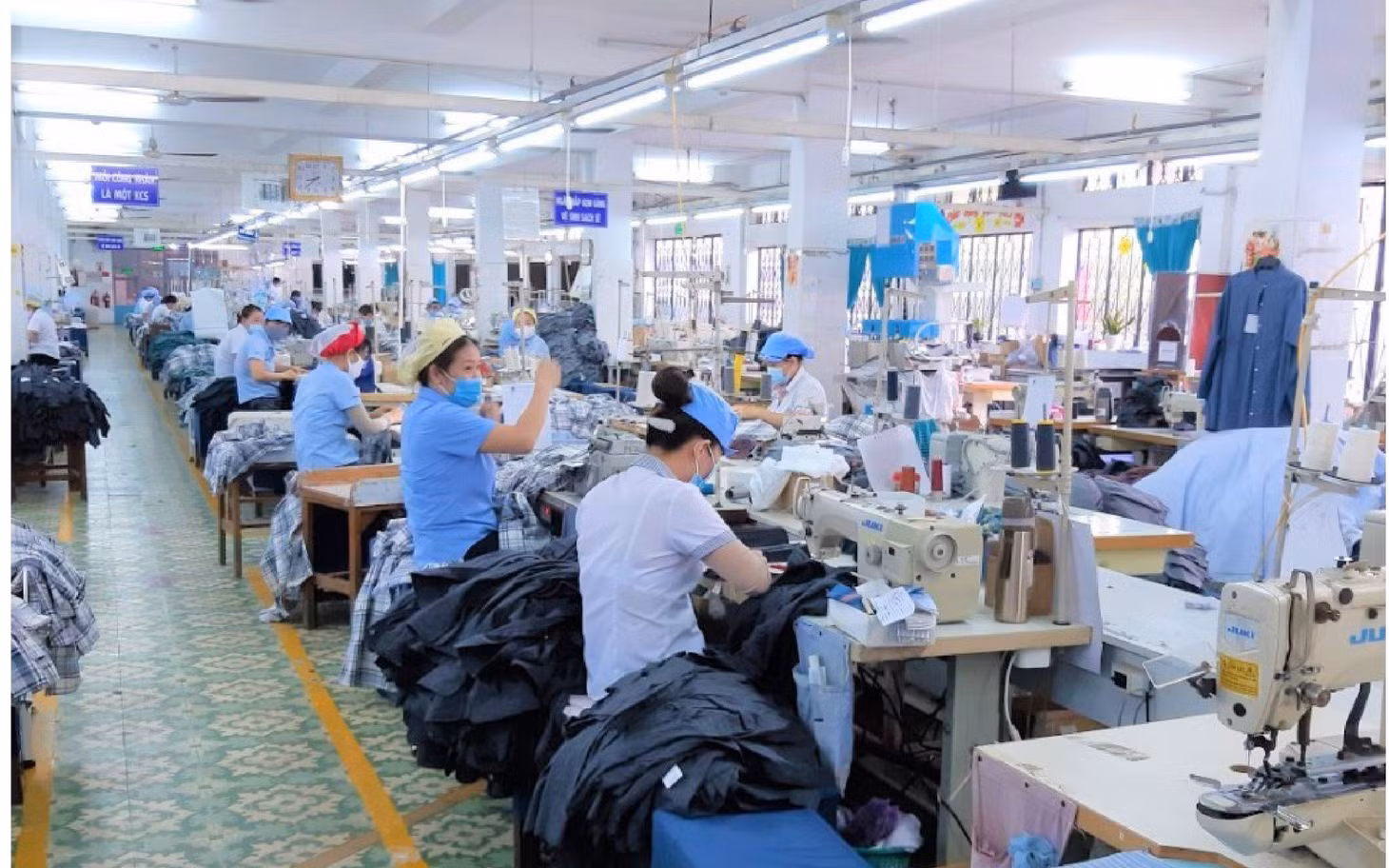 Sản xuất tại Công ty Cổ phần May Bình Minh, TP Hồ Chí Minh. (Ảnh: Kỳ Duyên)