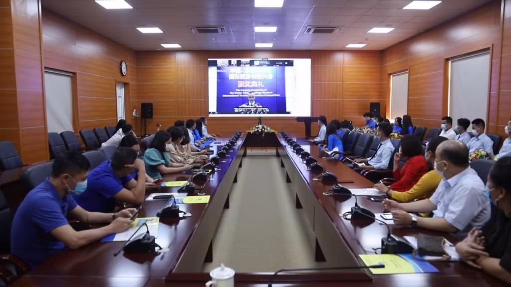 Trong bối cảnh dịch bệnh Covid-19, lễ trao giải được tổ chức online, đảm bảo các biện pháp phòng dịch.