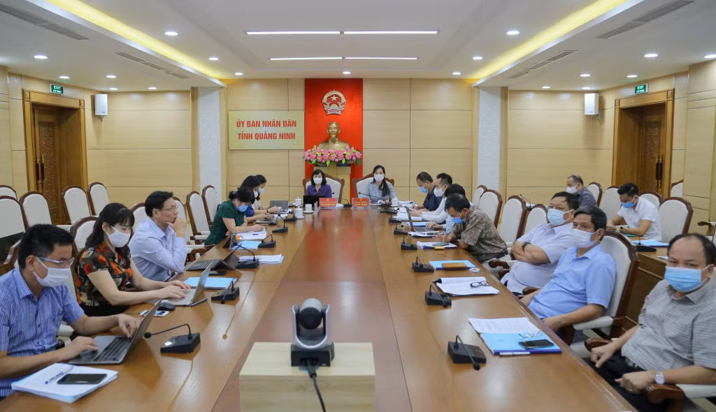 Quang cảnh hội nghị tại điểm cầu Quảng Ninh.