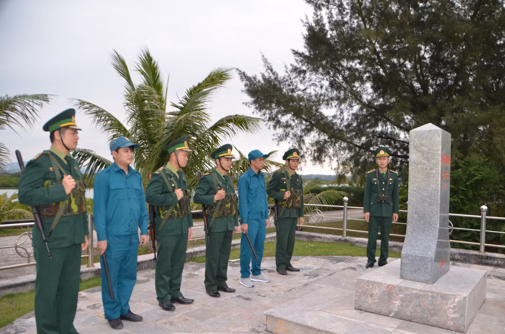Cột mốc