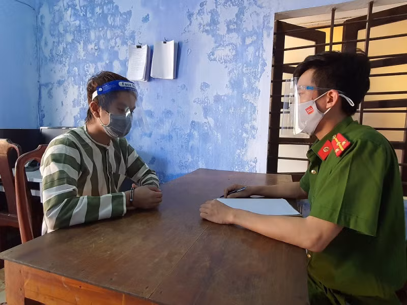 Công an lấy lời khai đối với Ngô Ngọc Mẫn.
