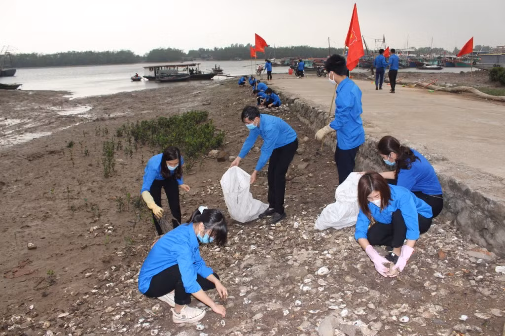 Thông qua phong trào hoạt động, các cơ sở đoàn trực đã phát hiện được nhiều đoàn viên ưu tú cho Đảng xem xét, bồi dưỡng kết nạp.