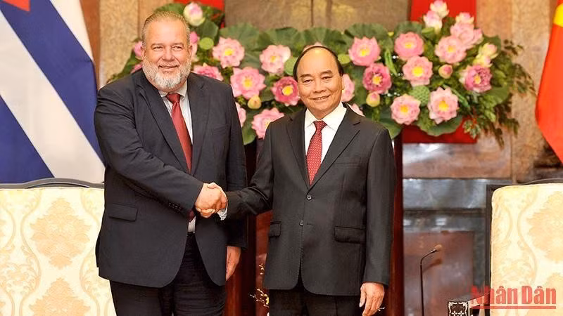 Chủ tịch nước Nguyễn Xuân Phúc tiếp Thủ tướng Cộng hòa Cuba Manuel Marrero Cruz. (Ảnh: ĐĂNG KHOA)