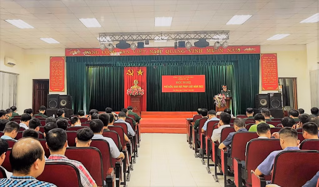 Tổng Công ty Đông Bắc tổ chức tập huấn tuyên truyền, PB GDPL tại Công ty 45.