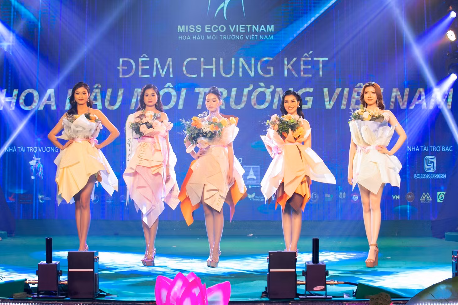 Hoa hau Viet anh 3