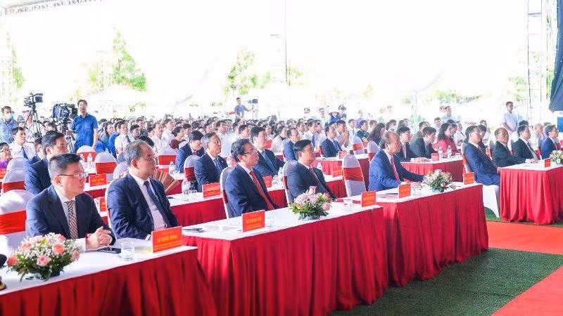 Chủ tịch nước Nguyễn Xuân Phúc và các đồng chí lãnh đạo, nguyên lãnh đạo Đảng, Nhà nước dự Lễ kỷ niệm 120 năm Ngày sinh Tổng Bí thư Lê Hồng Phong.