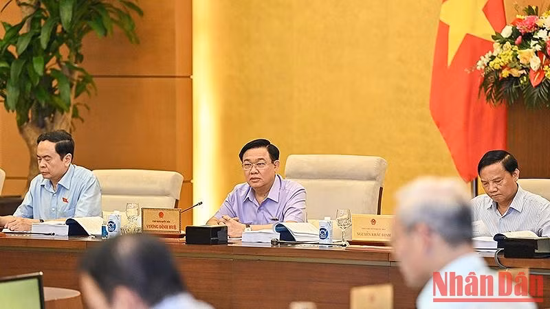Chủ tịch Quốc hội Vương Đình Huệ phát biểu ý kiến tại phiên họp. (Ảnh: Duy Linh)