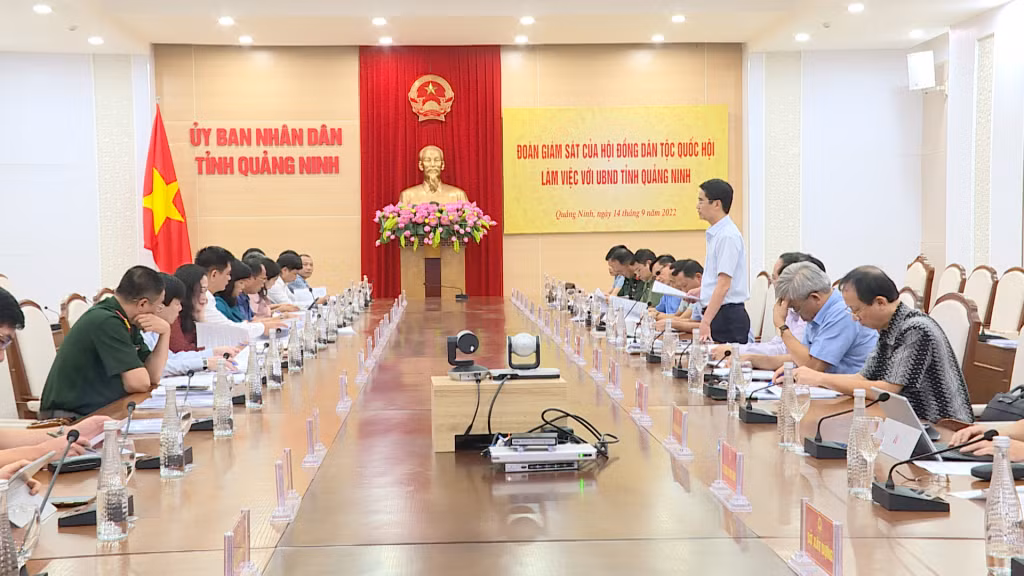 Quang cảnh buổi làm việc.
