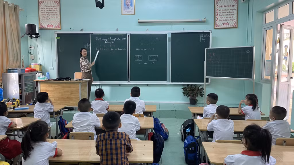 Tiết học tiếng Việt của học sinh lớp 1, Trường Tiểu học Võ Thị Sáu (TP Hạ Long).