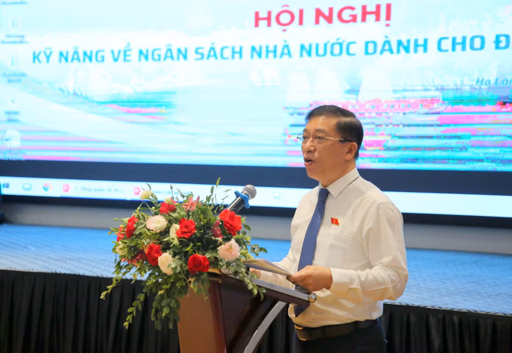 Đồng chí Nguyễn Tuấn Anh, Phó Trưởng Ban Thường trực Ban Công tác đại biểu thuộc Ủy ban Thường vụ Quốc hội, phát biểu khai mạc hội nghị.