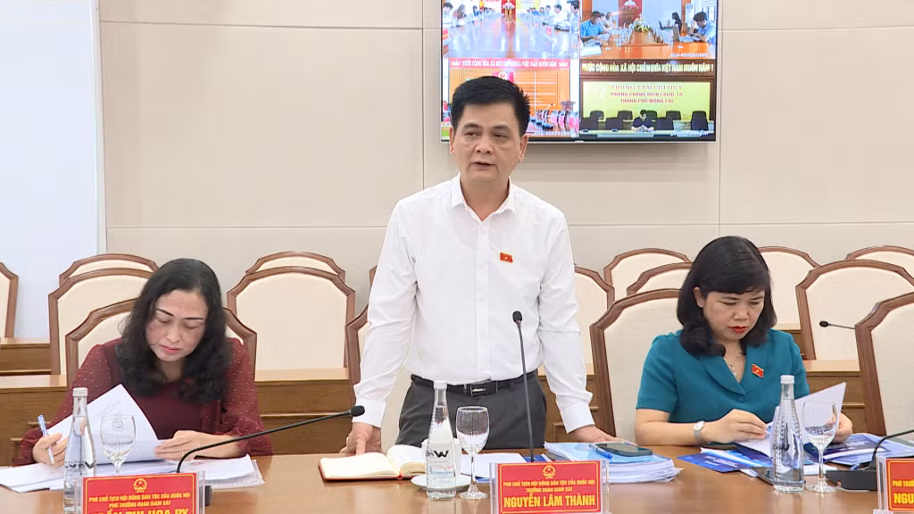 Đồng chí Nguyễn Lâm Thành, Phó Chủ tịch Hội đồng Dân tộc Quốc hội phát biểu tại buổi giám sát.